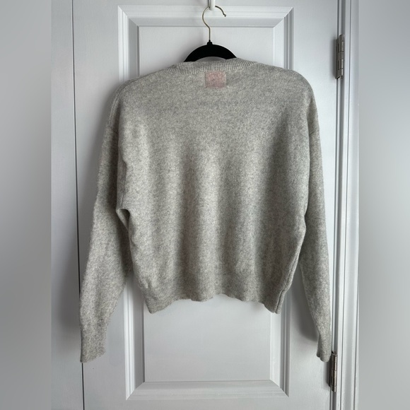 CRUSH Cashmere V-Neck Pullover Sweater Gray (Size 1= Small) - Picture 3 of 8